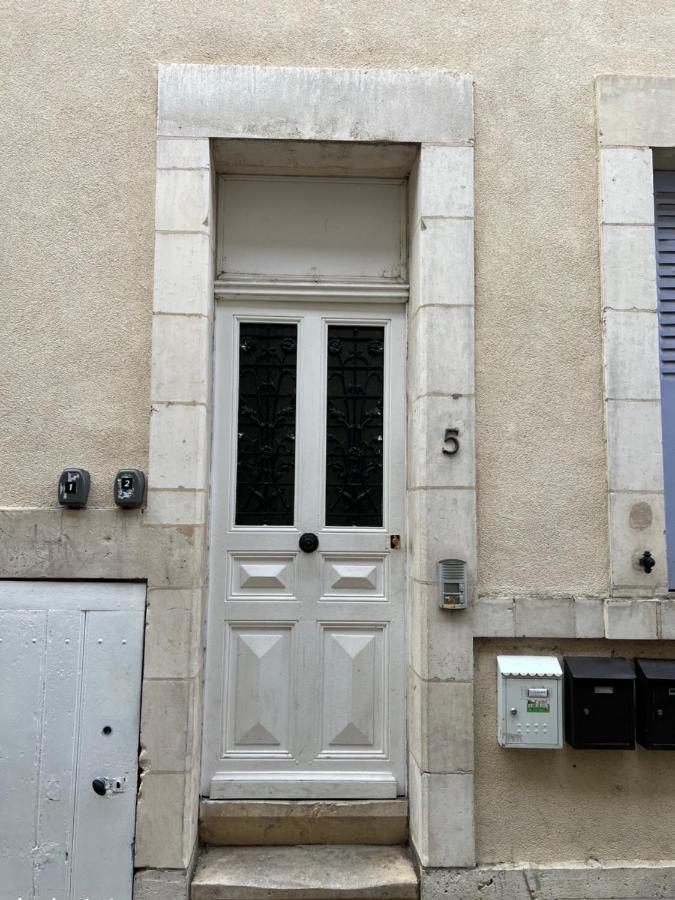 Charmant T2 Plein Centre Ville Et Proche Gare Бурж Екстериор снимка
